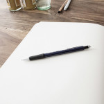 Kleine Fische Agentur Besprechungstisch Buch Stift